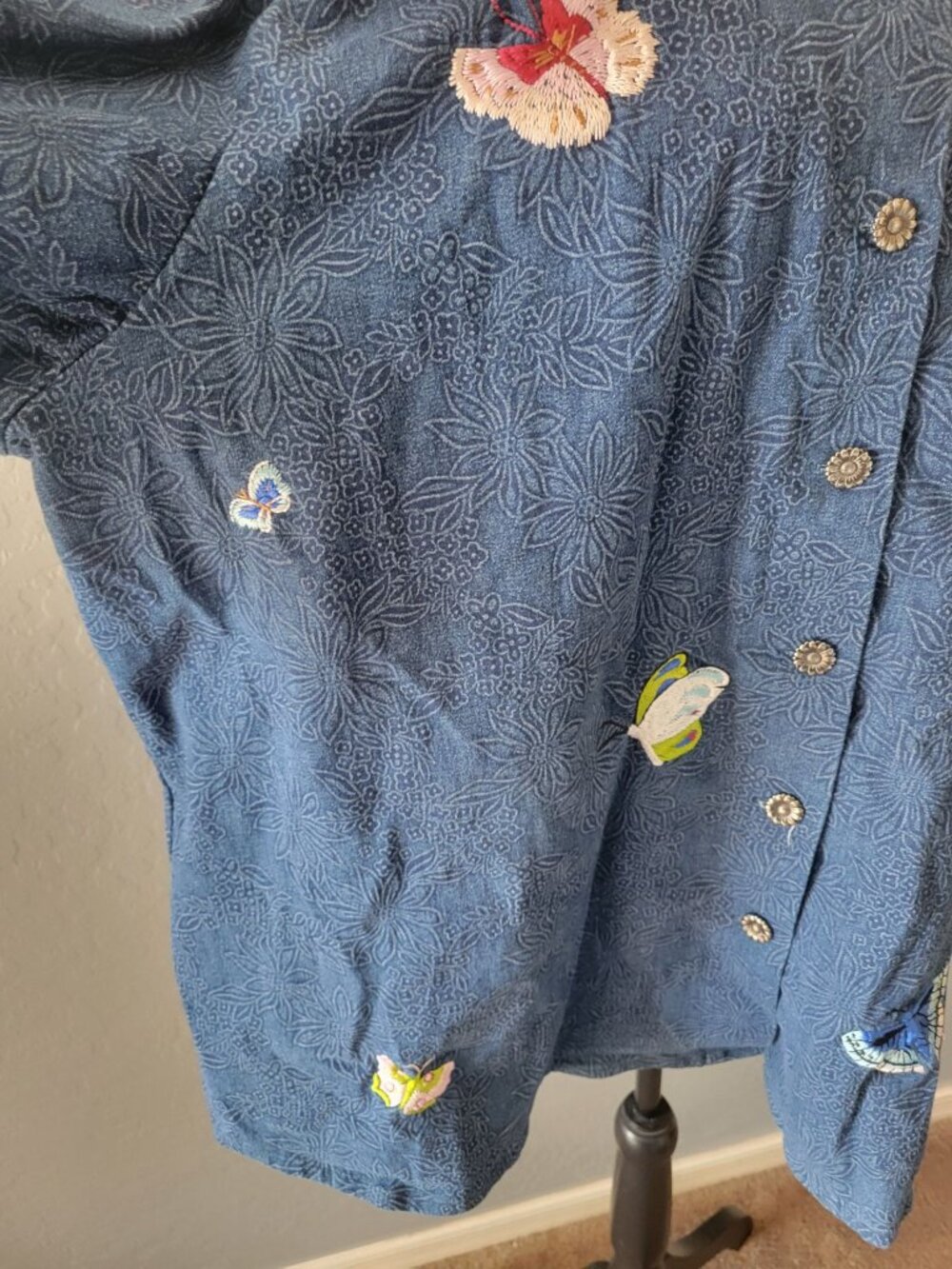 Susan Graver Western Blue Butterfly Embroidered Denim Long Sleeve Top Size 3X - Picture 5 of 12